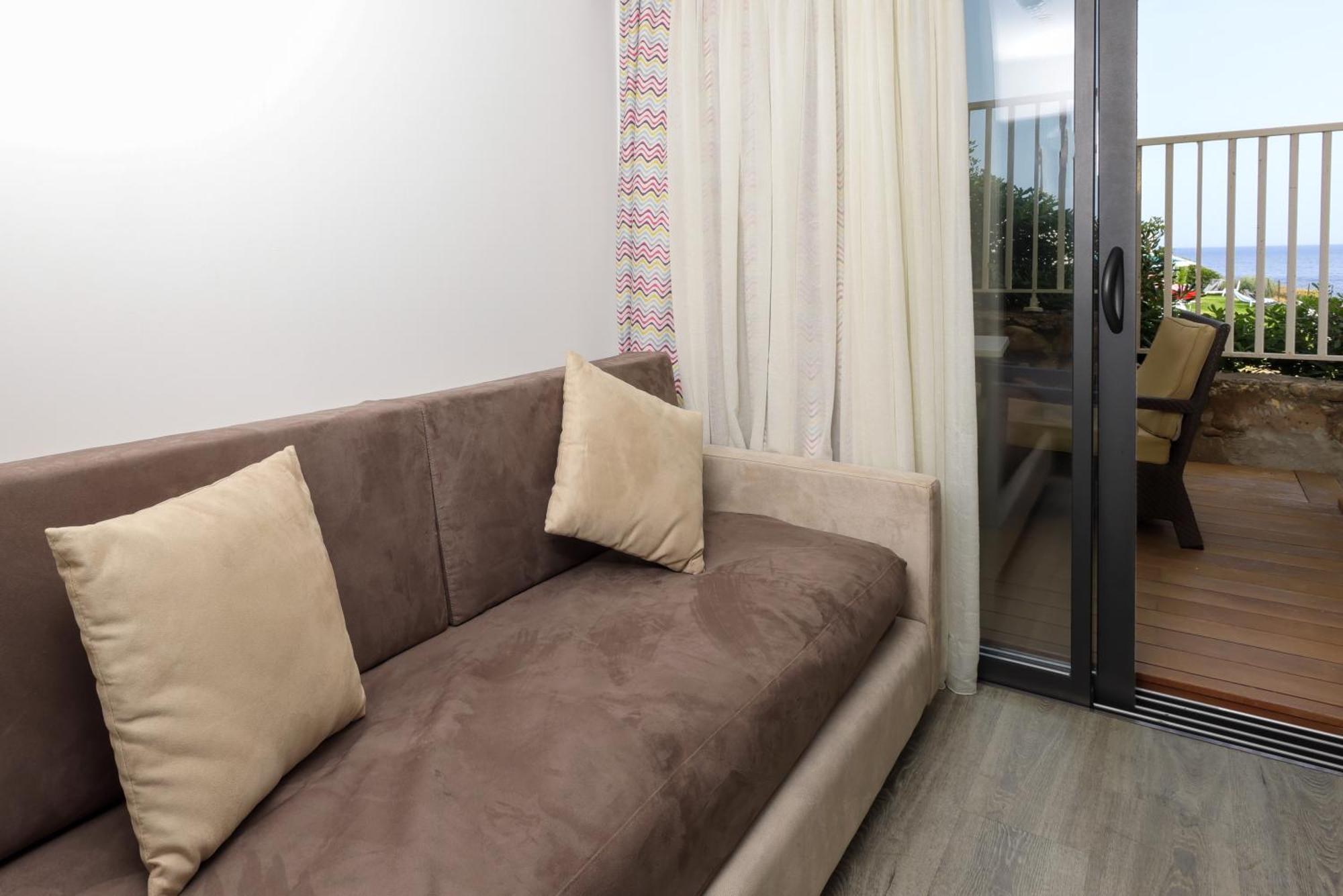 Hotel Saint Christophe Calvi  Esterno foto
