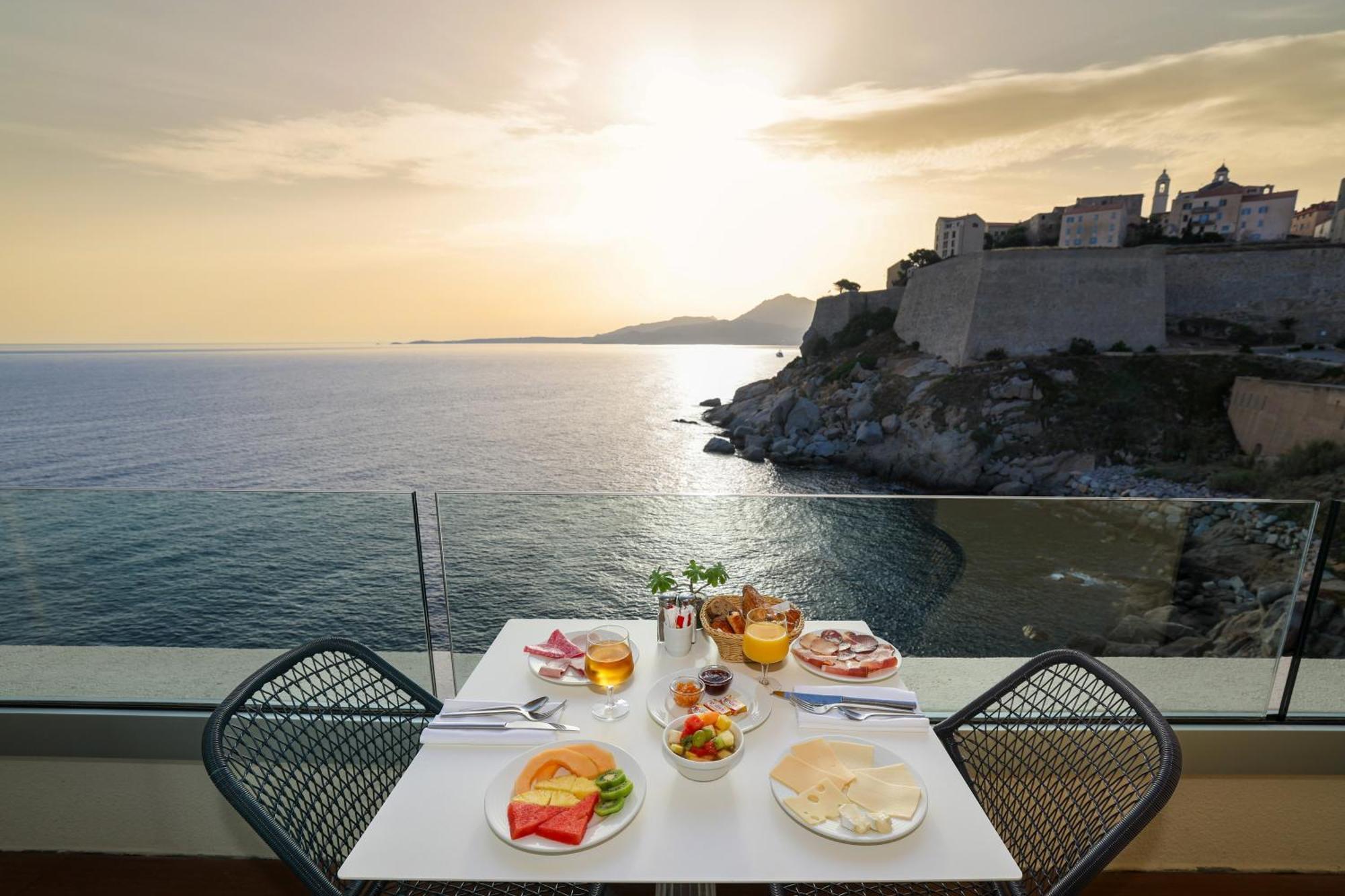 Hotel Saint Christophe Calvi  Esterno foto